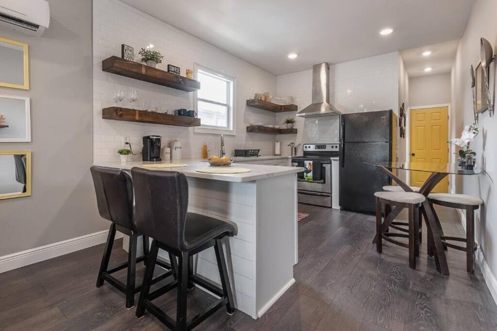 Gambino Getaway Shotgun Style Apt In The Heart Of Ybor City แทมปา ภายนอก รูปภาพ