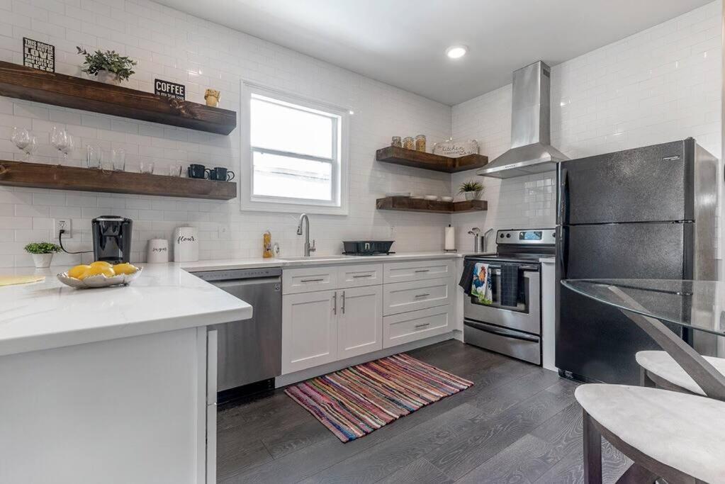 Gambino Getaway Shotgun Style Apt In The Heart Of Ybor City แทมปา ภายนอก รูปภาพ