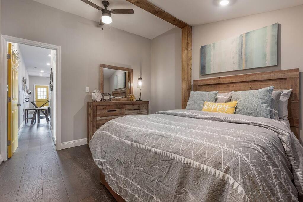 Gambino Getaway Shotgun Style Apt In The Heart Of Ybor City แทมปา ภายนอก รูปภาพ
